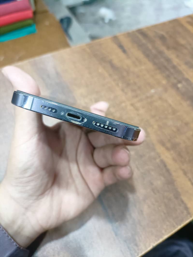 Apple iPhone 14 Pro Max 6