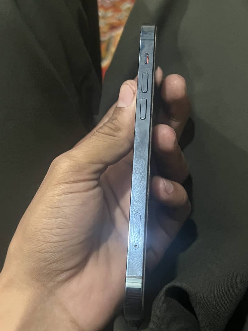 Apple iPhone 12 Pro 3
