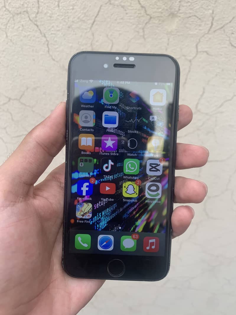 Apple iPhone 7 1