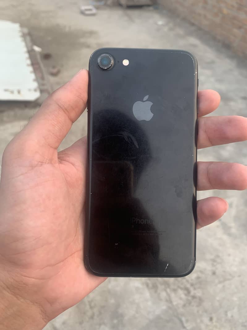 Apple iPhone 7 2
