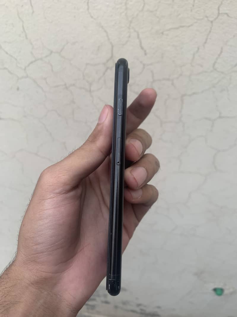 Apple iPhone 7 4