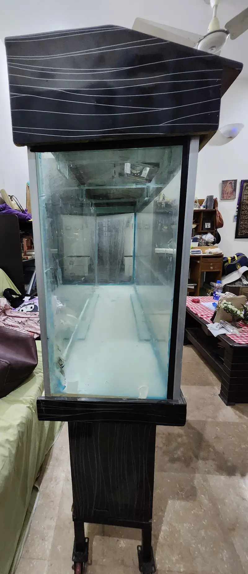 Aquarium For Sale with Wheel Trolly (Like New) — photo 2