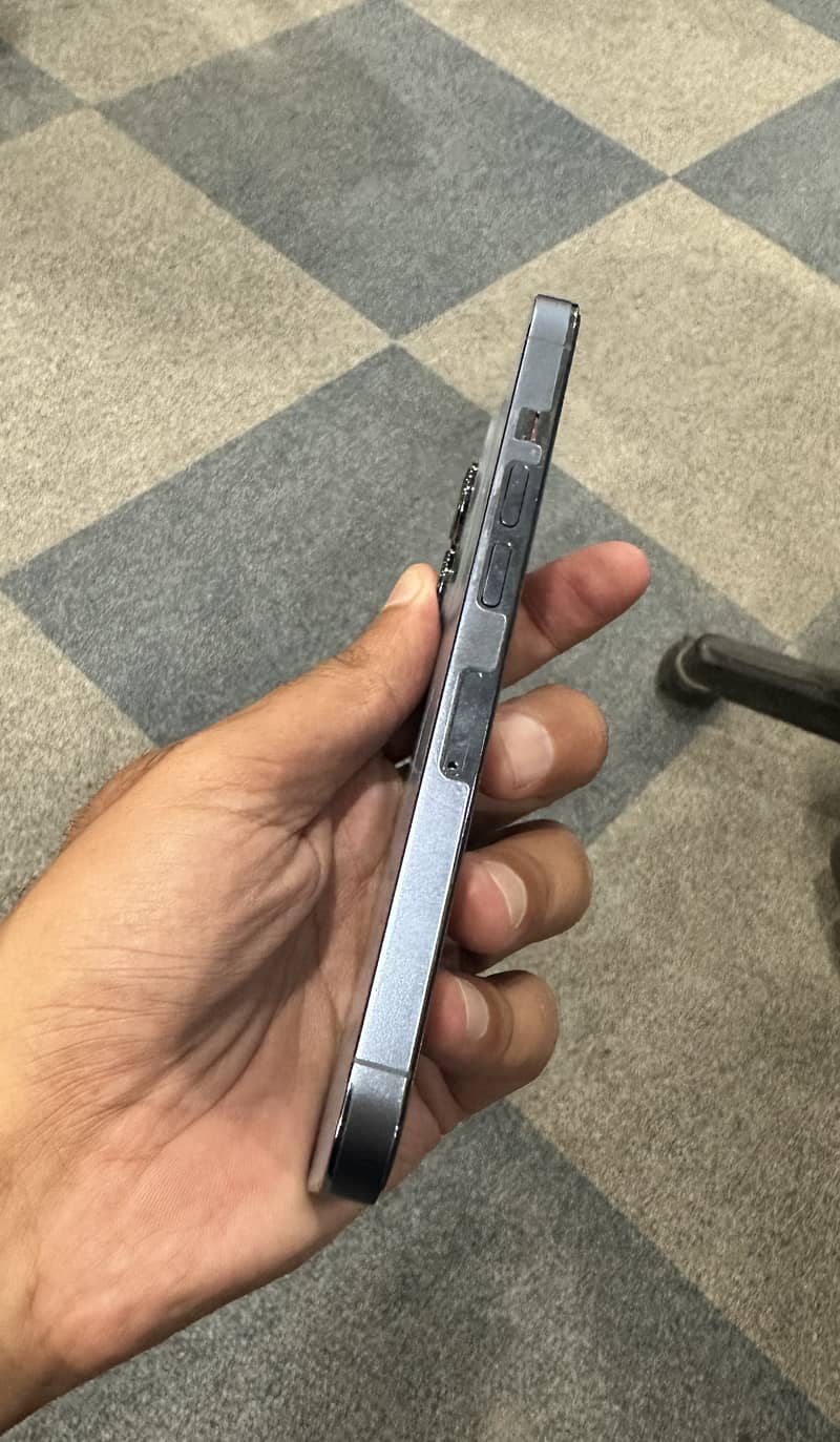 Apple iPhone 13 Pro 2