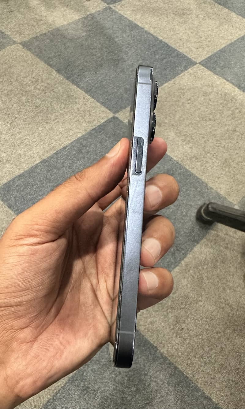Apple iPhone 13 Pro 4