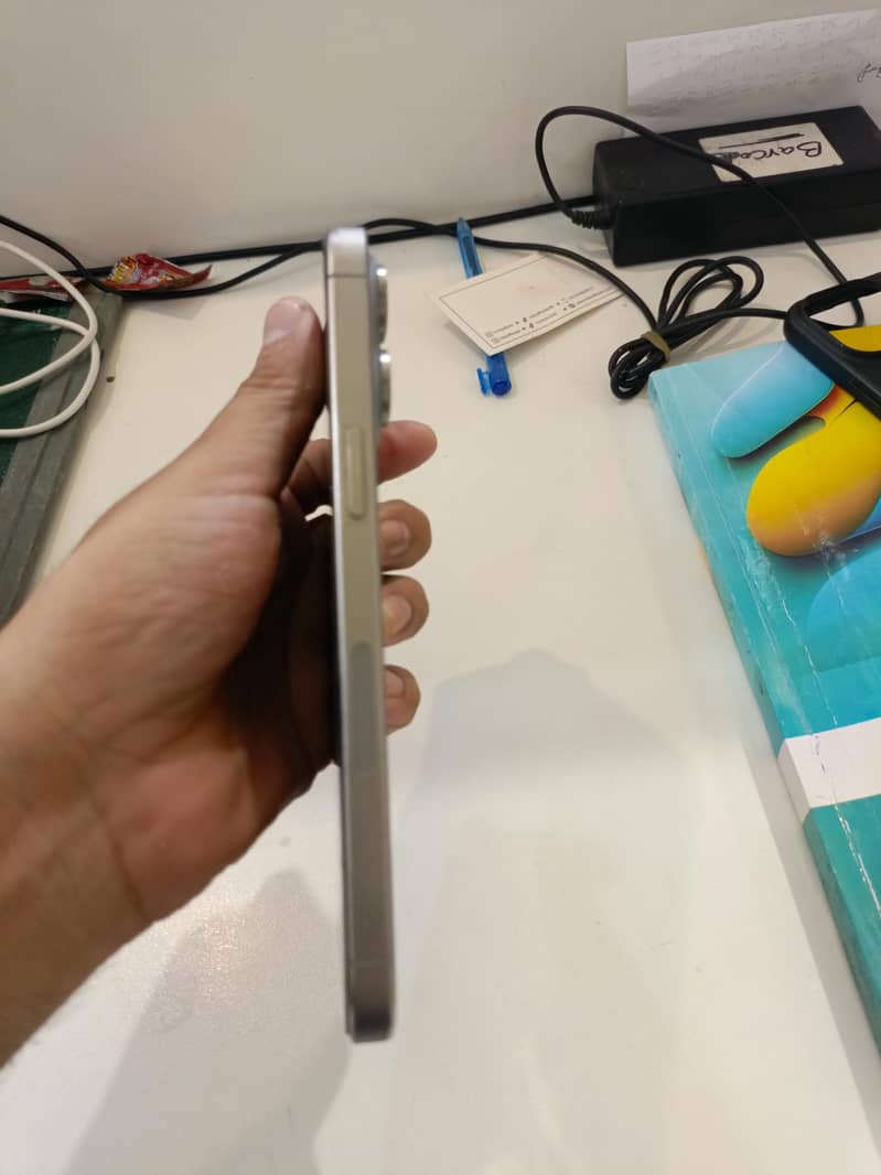 Apple iPhone 15 Pro Max 3