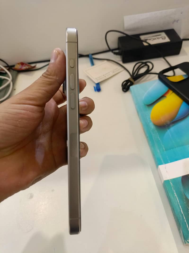 Apple iPhone 15 Pro Max 5