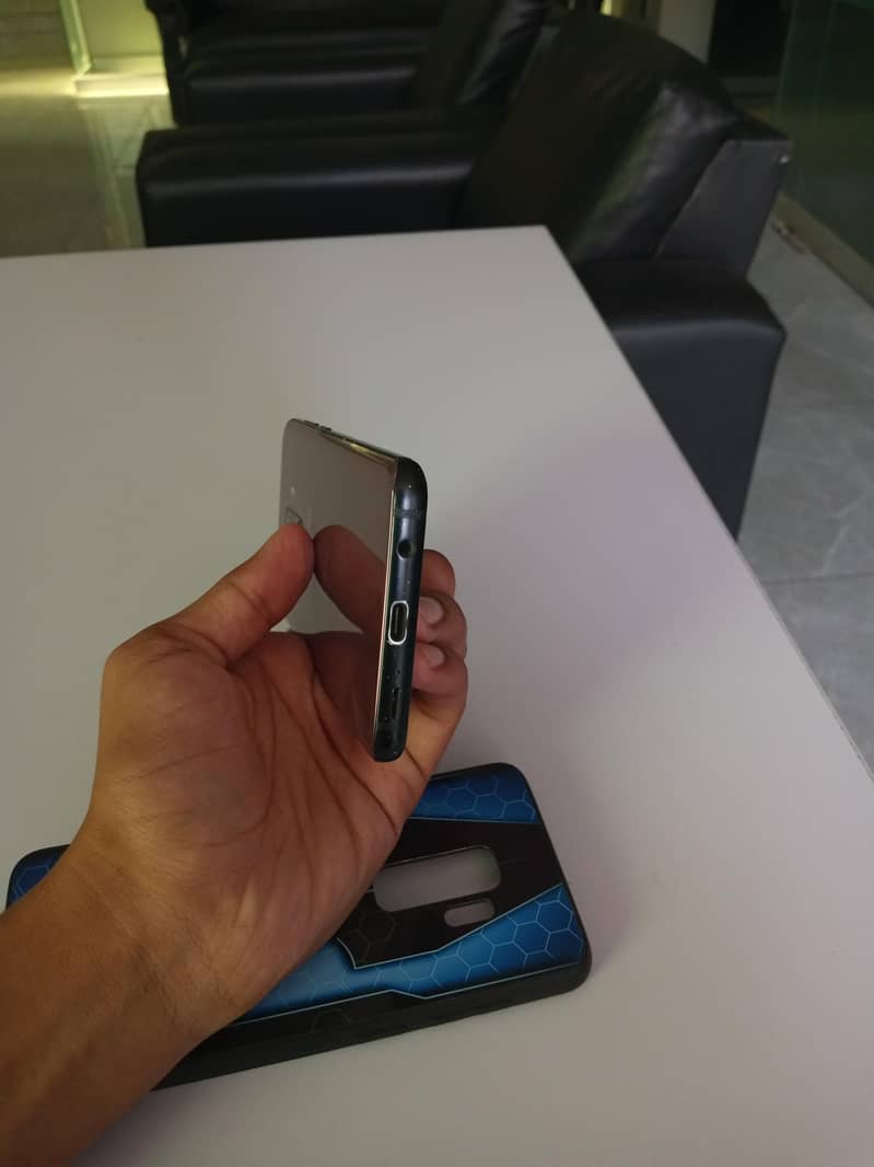 Samsung Mobile S9 Plus 5