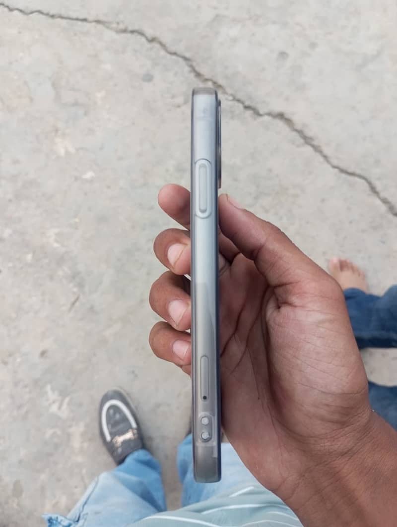 Apple iPhone 11 4