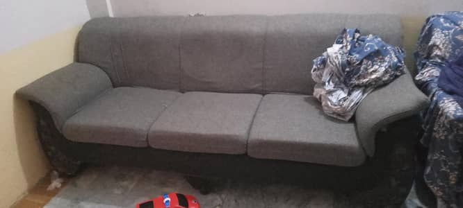 7 seater sofa set hai urgent dena space ki issue k waja say