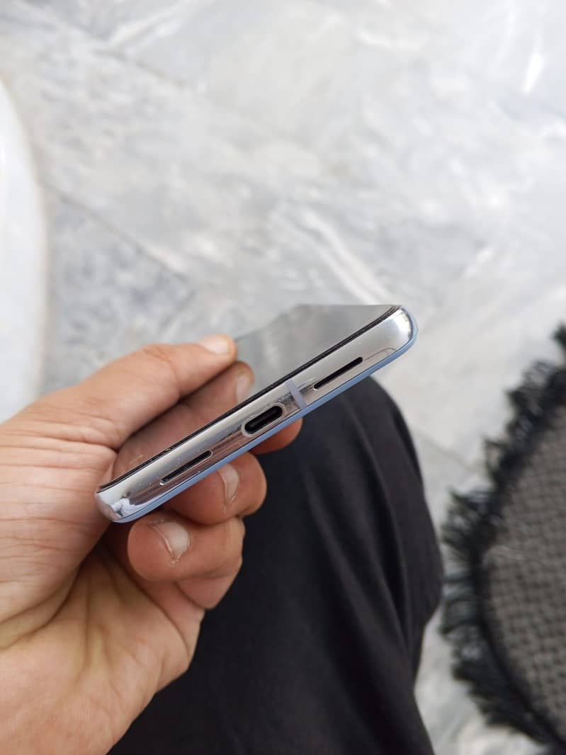 Google Pixel 8 Pro 4