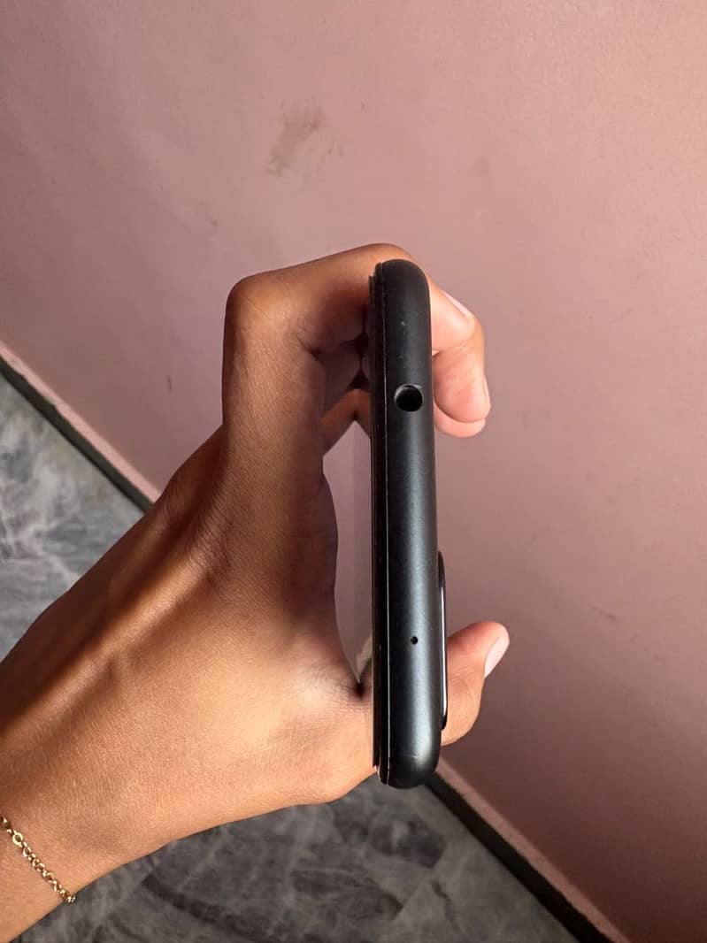 Google Pixel 4a5g 2