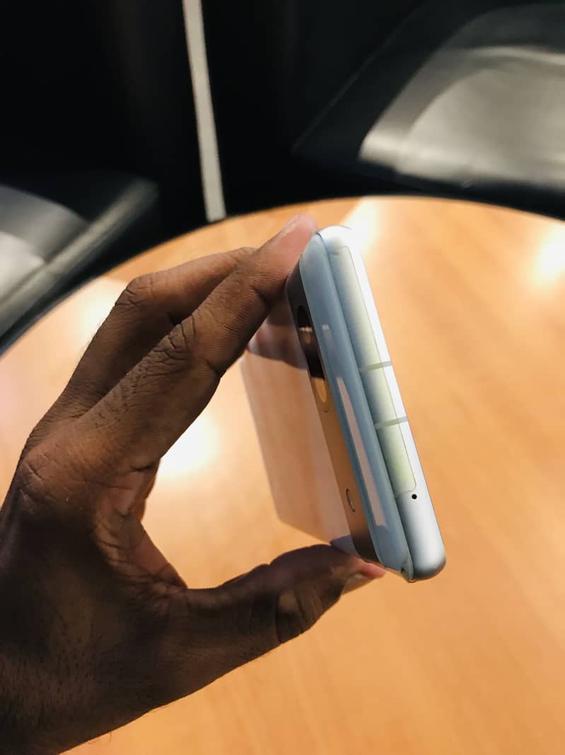 Google Pixel 7a 1