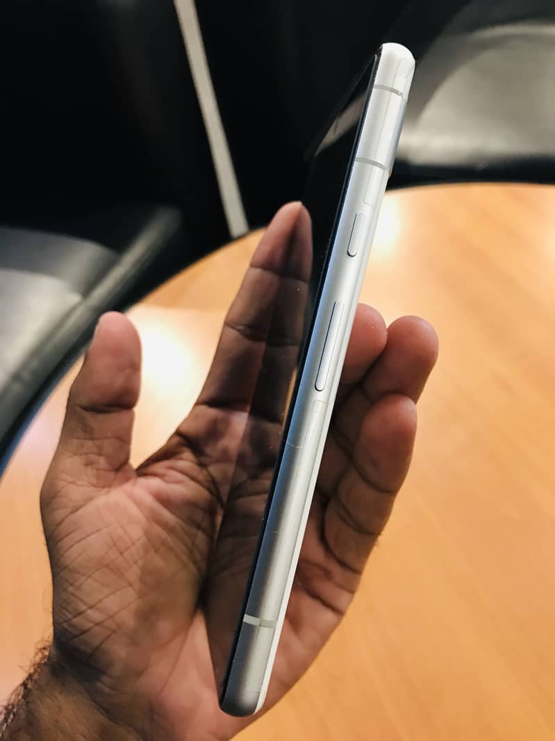 Google Pixel 7a 2
