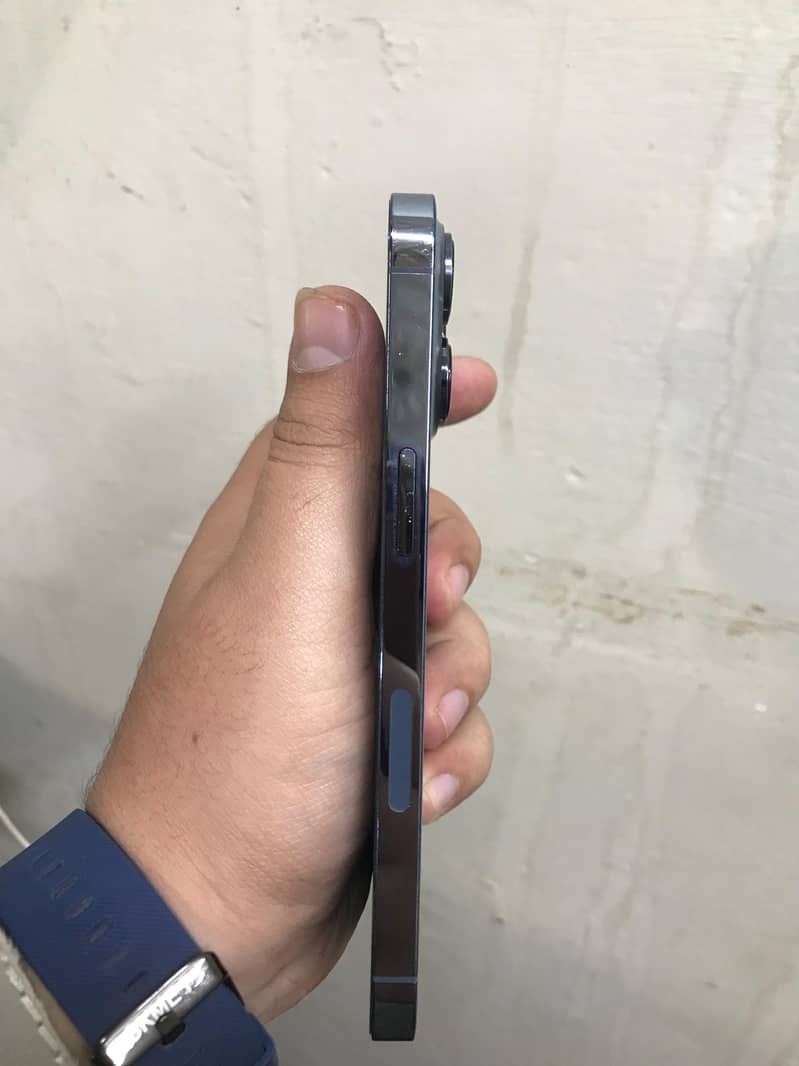 Apple iPhone 13 Pro 1