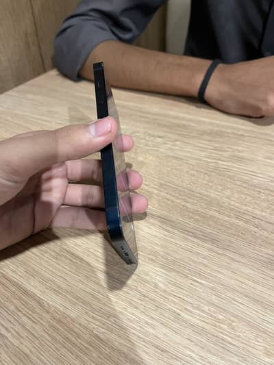 Apple iPhone 14
