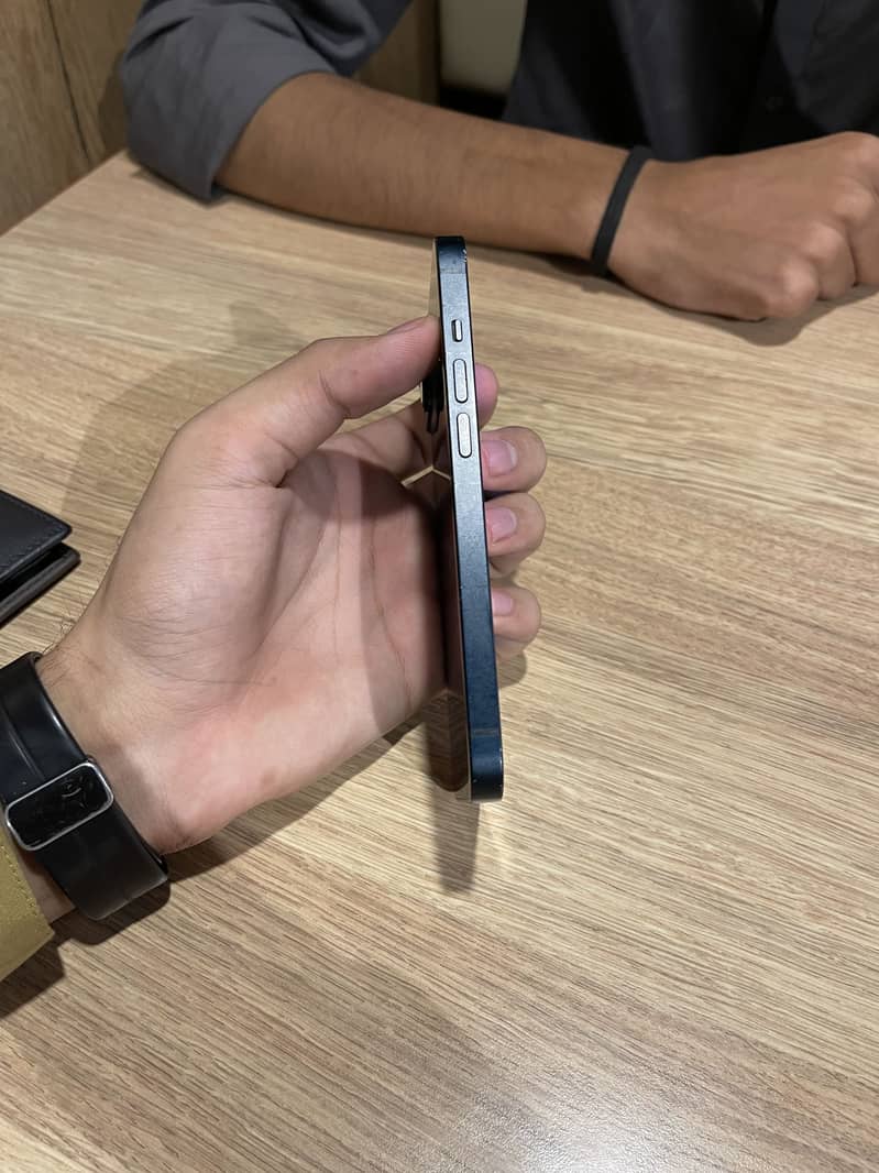 Apple iPhone 14 1