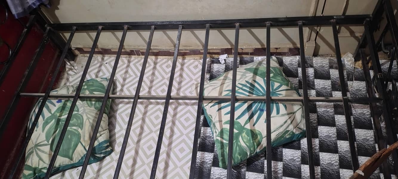 Two single iron bed 6
