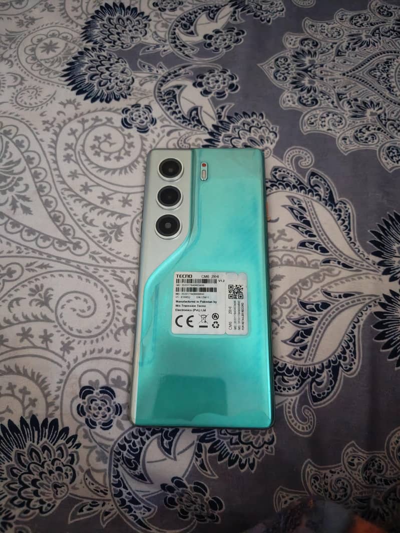 Tecno CAMON 40 Pro 1