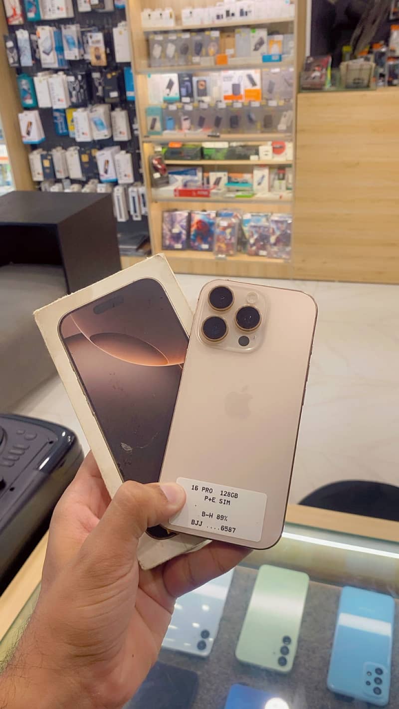 Apple iPhone 16 Pro 3