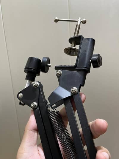 Arm Tripod Stand