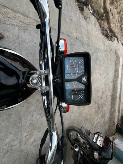 Honda CG 125 2025 Model Black – 12,000 KM Used – Excellent Deal