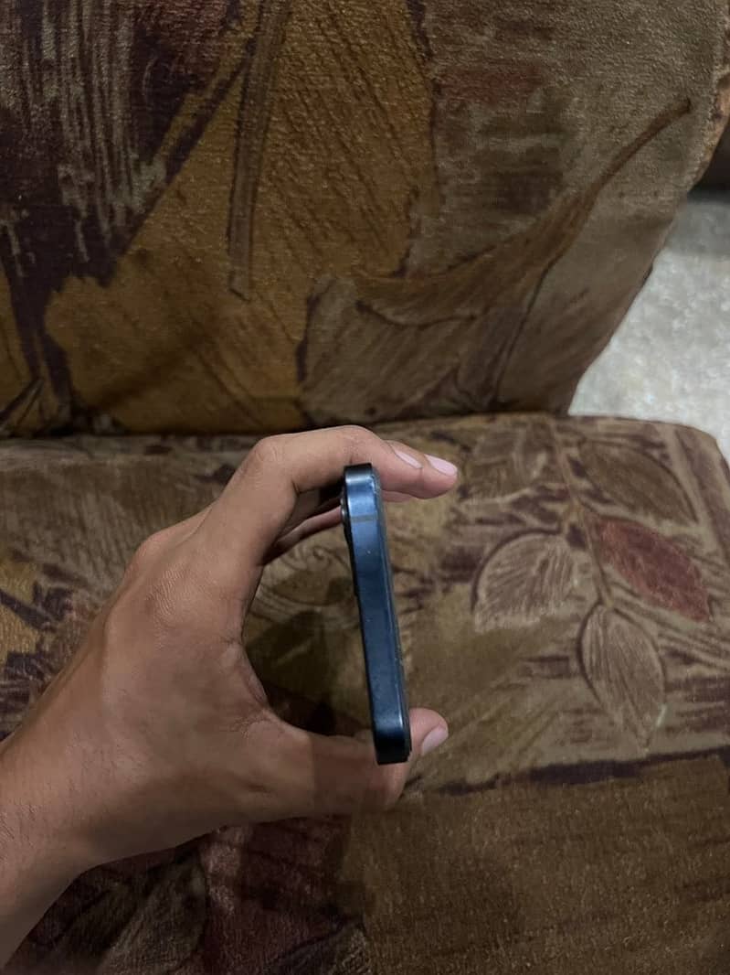 Apple iPhone 12 2