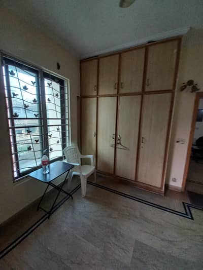 Iqbal Town 3 Bed Lower Marbled Separate Portion At Pak Block