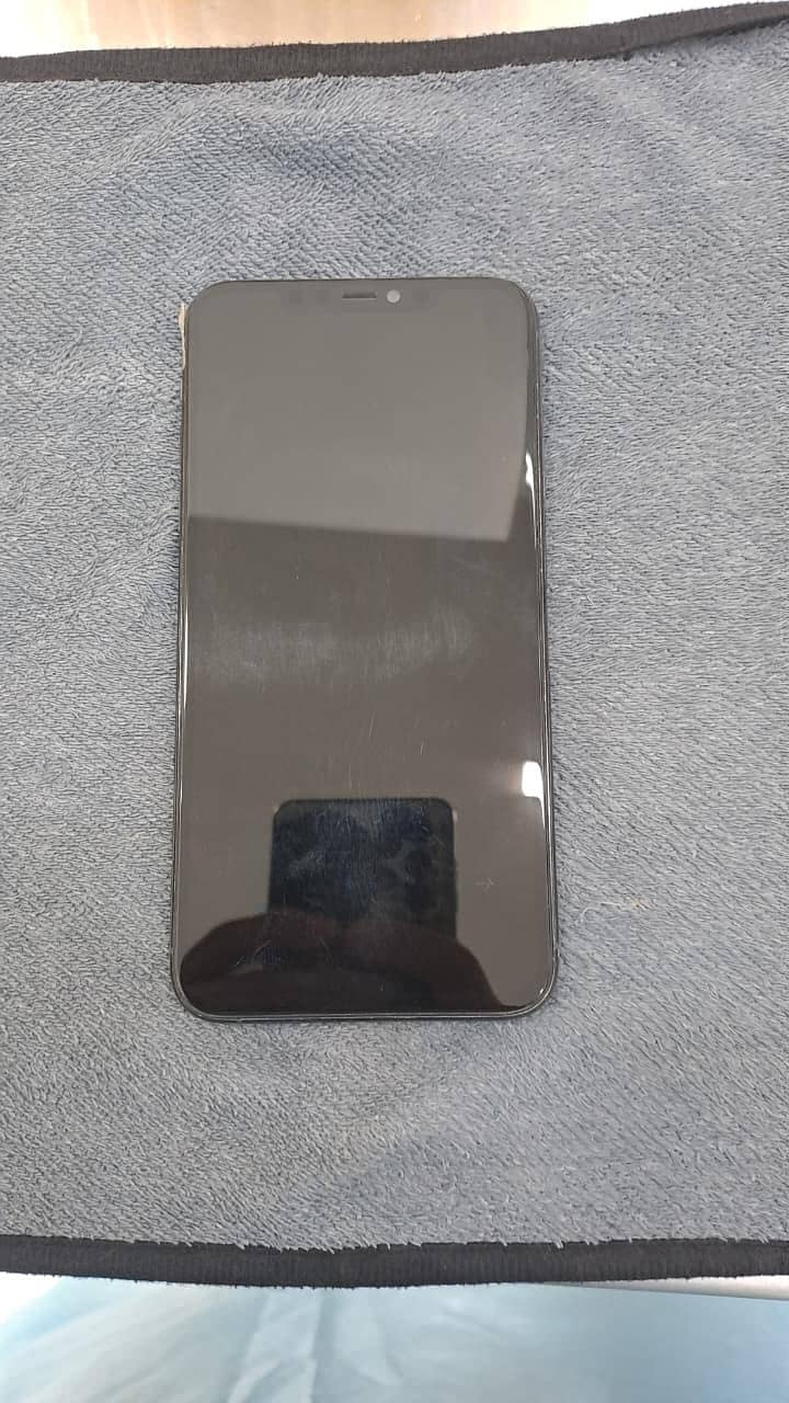 Apple iPhone 11 Pro Max 2