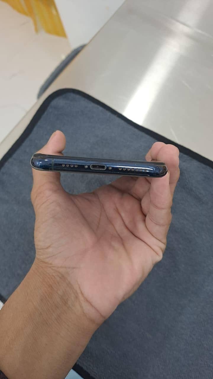 Apple iPhone 11 Pro Max 3
