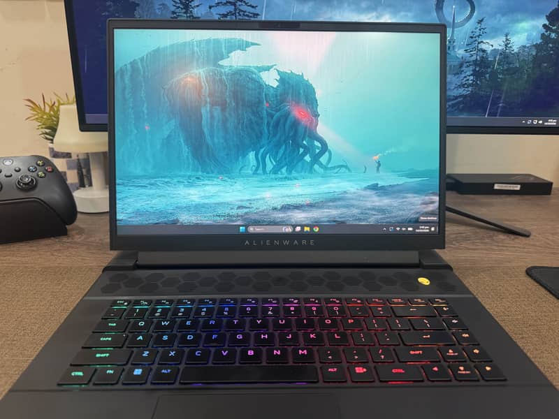 Dell Alienware m16 R1 0