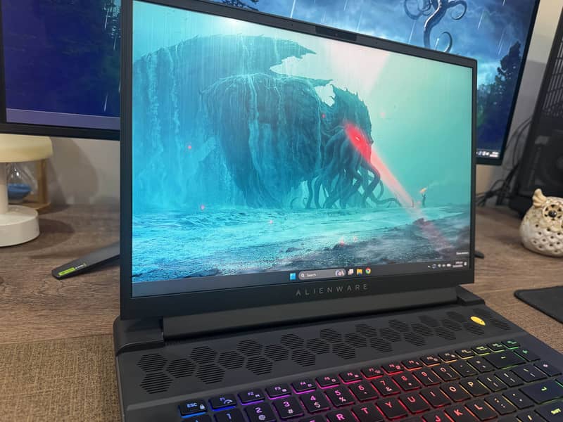 Dell Alienware m16 R1 1