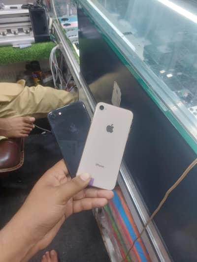 Apple iPhone 8