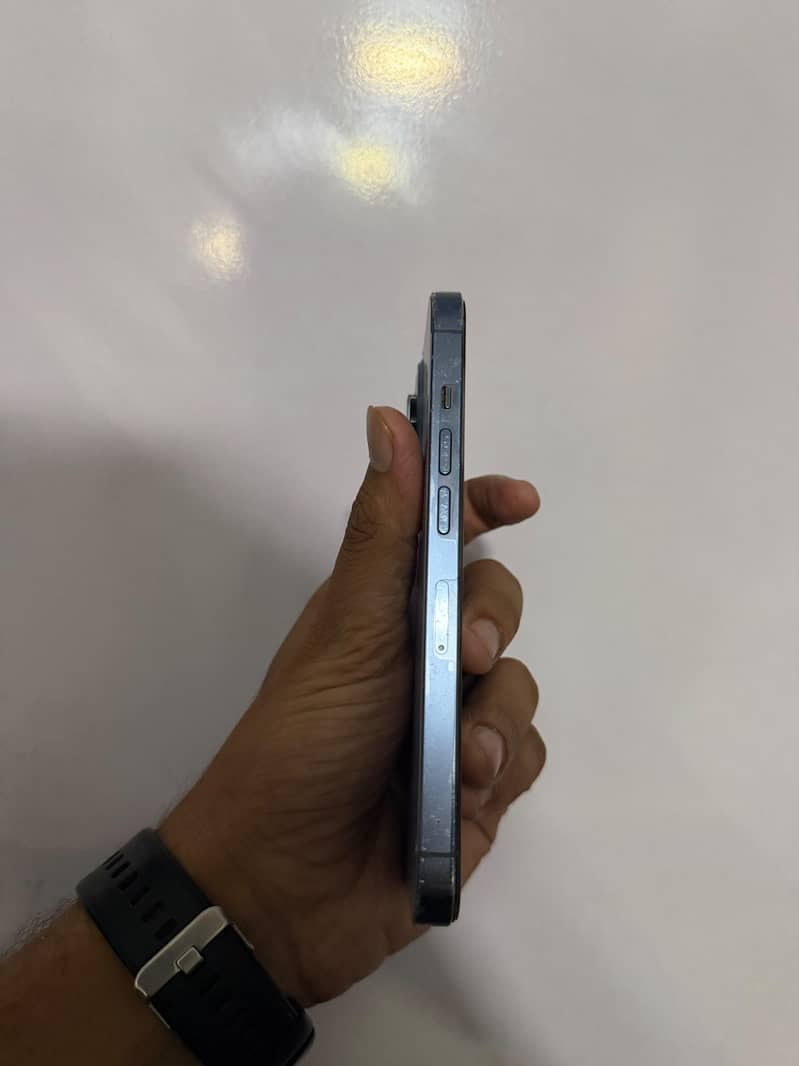 Apple iPhone 13 Pro 2