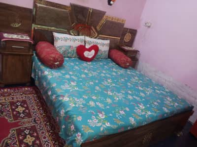 king size dubble bed mattress sliding almari, divider,dressing table