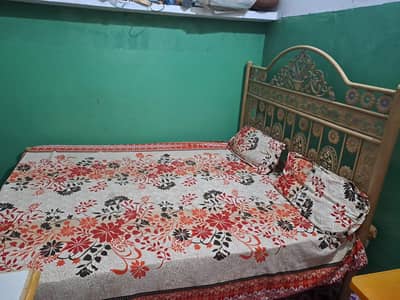 double bed with matress