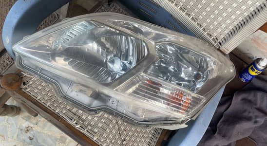 Toyota premio genuine left headlight