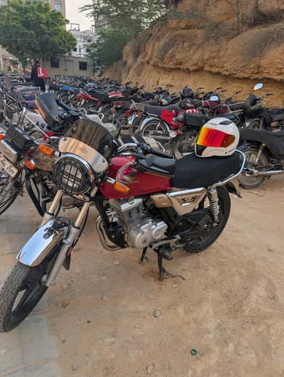 Honda CG 150 2025 - Total Genuine, Red Color, Showroom Condition
