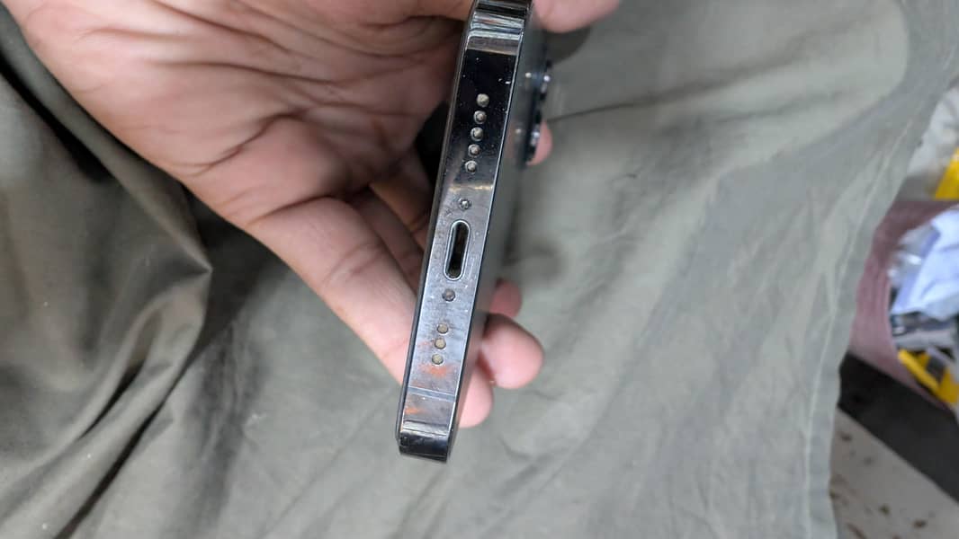 Apple iPhone 13 Pro 1