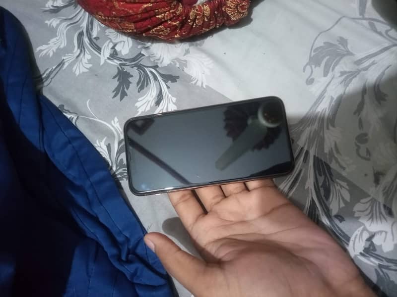 Apple iPhone 11 Pro 3