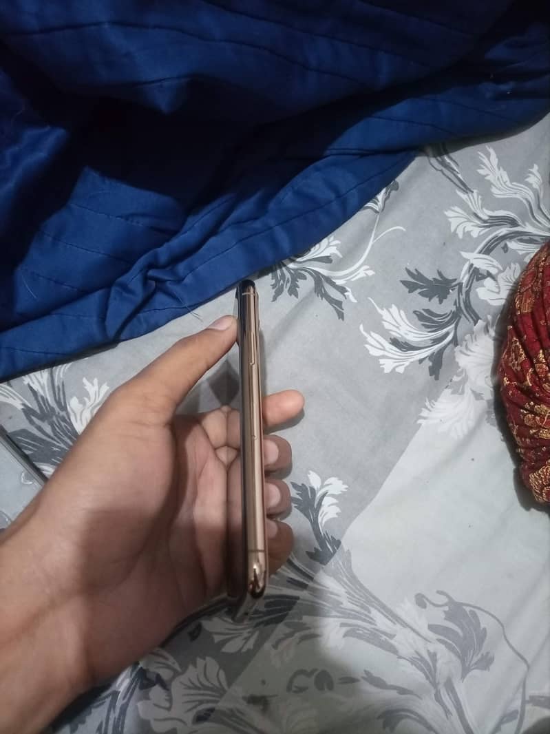 Apple iPhone 11 Pro 6