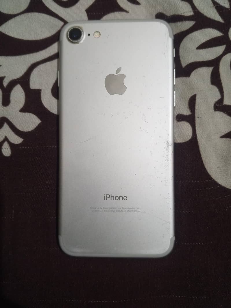 Apple iPhone 7 1