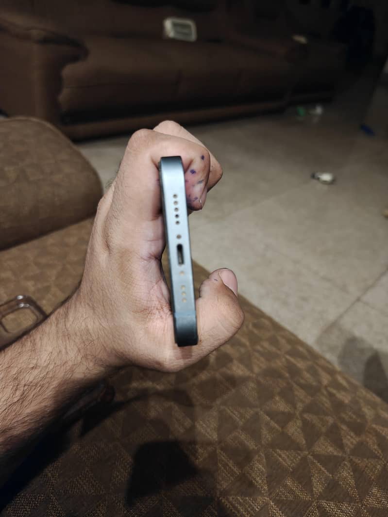 Apple iPhone 14 3