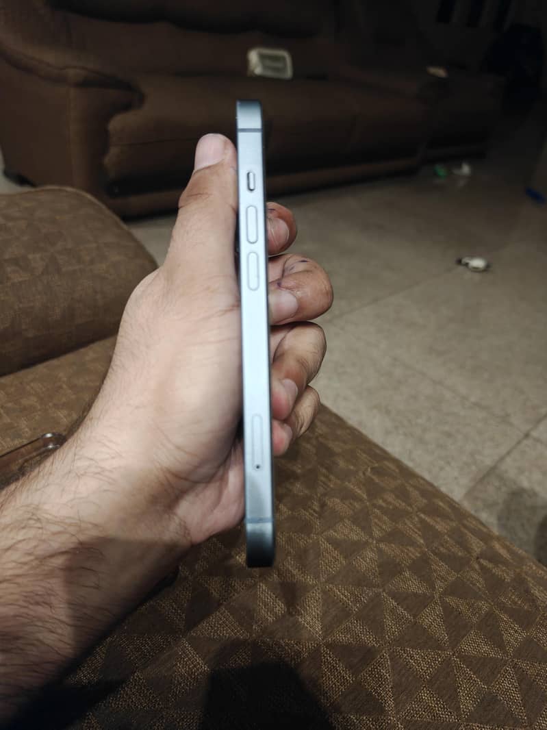 Apple iPhone 14 4
