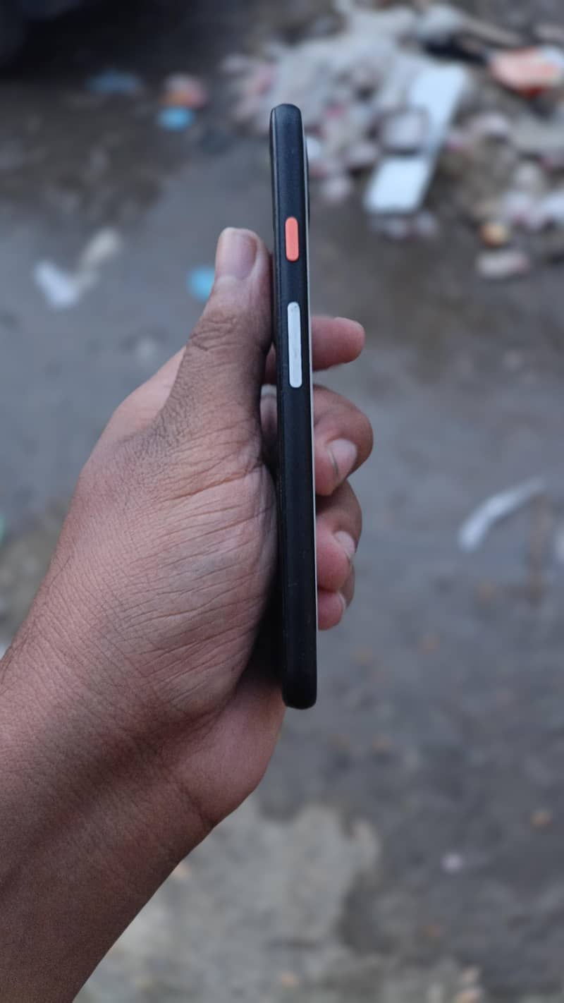 Google Pixel 4 3