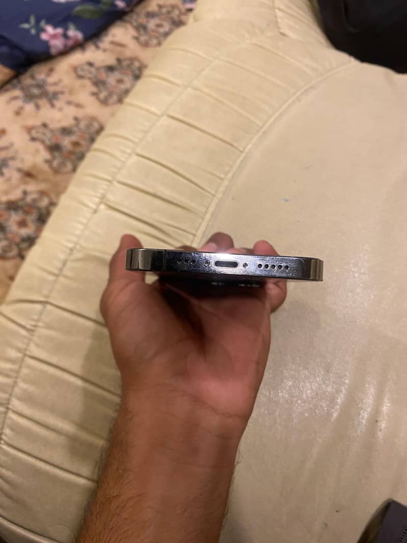 Apple iPhone 13 Pro 2