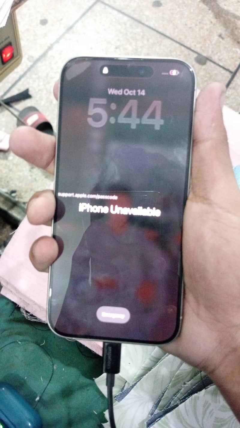 Apple iPhone 15 Pro 3
