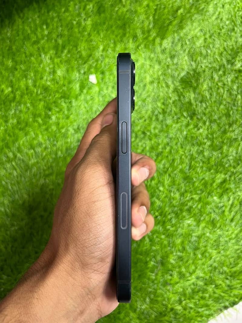 Apple iPhone 13 3