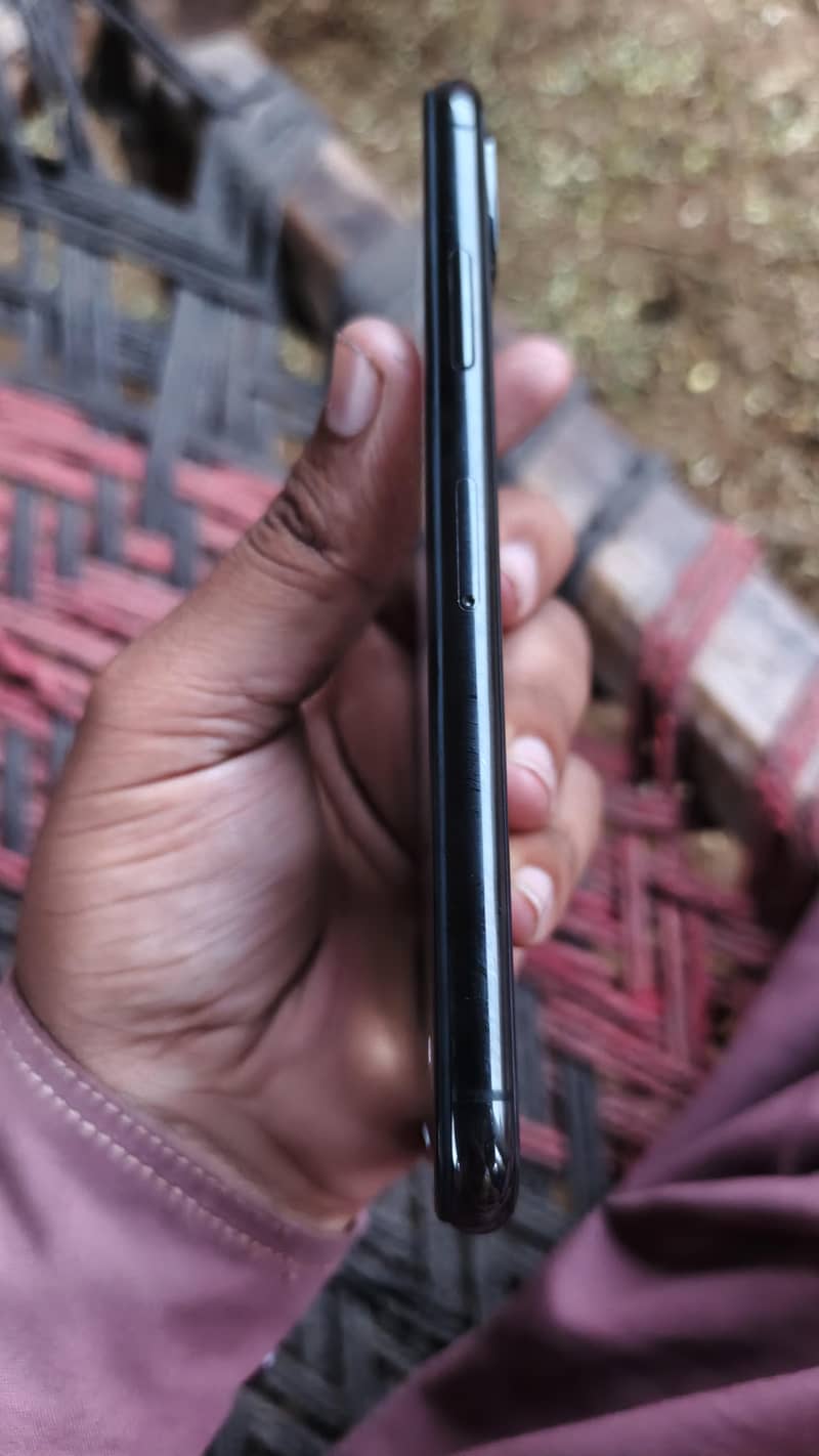 Apple iPhone X 5