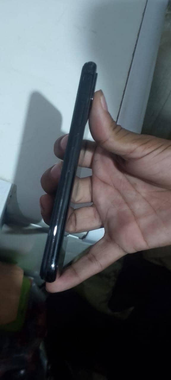Apple iPhone X 3