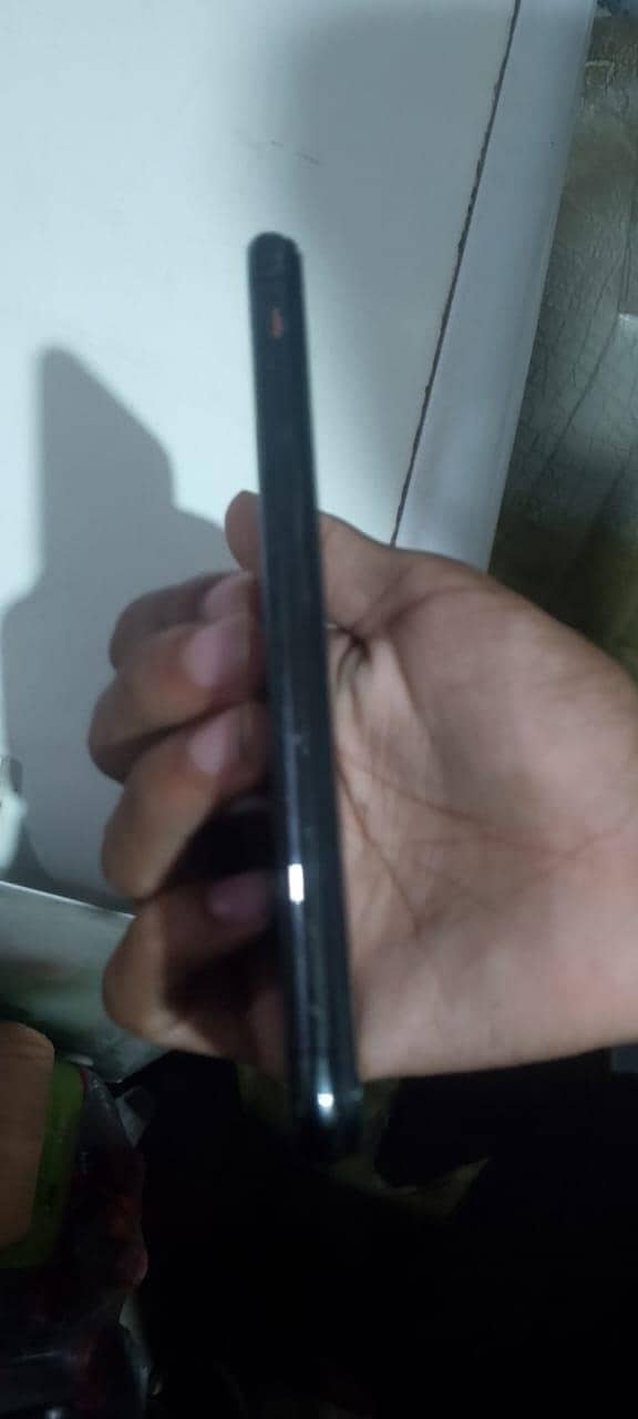 Apple iPhone X 4